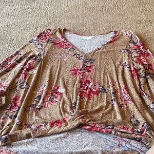 👚 $7 👚 Maurices twist front shirt